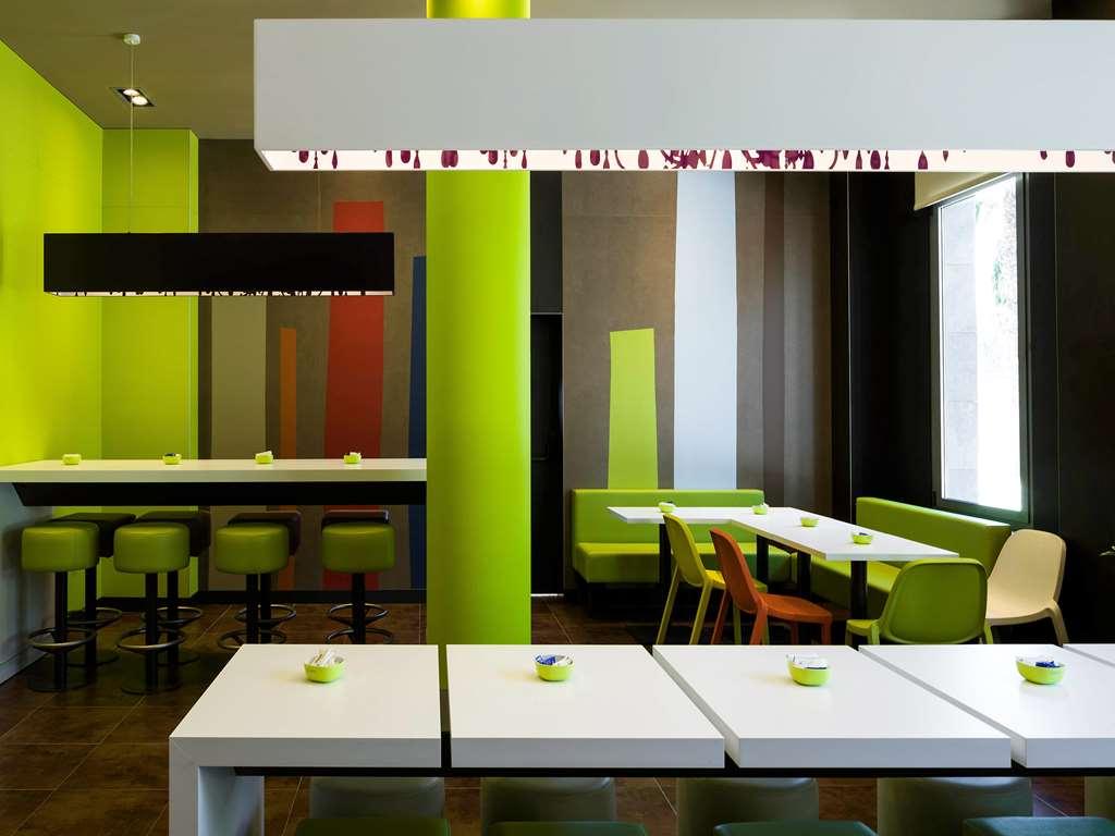 Ibis Budget Sevilla Aeropuerto Einrichtungen foto