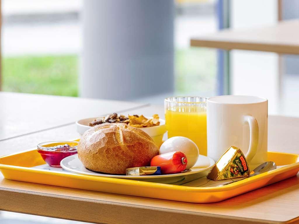 Ibis Budget Sevilla Aeropuerto Einrichtungen foto