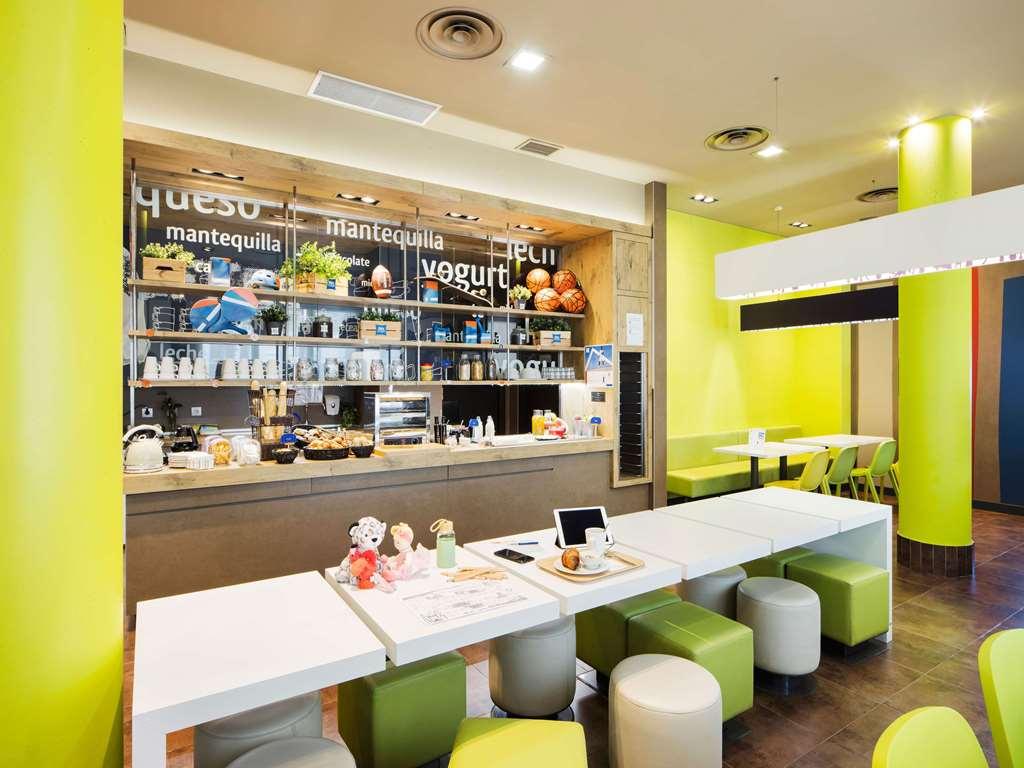 Ibis Budget Sevilla Aeropuerto Restaurant foto
